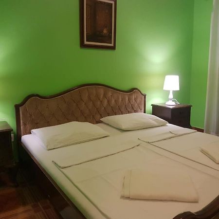 Hotel Palace Vrkljan Karlobag Eksteriør bilde